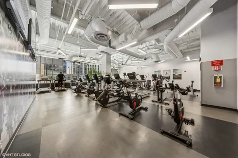 $2,319,000 | 194 North Park Drive, Chicago, IL 60601