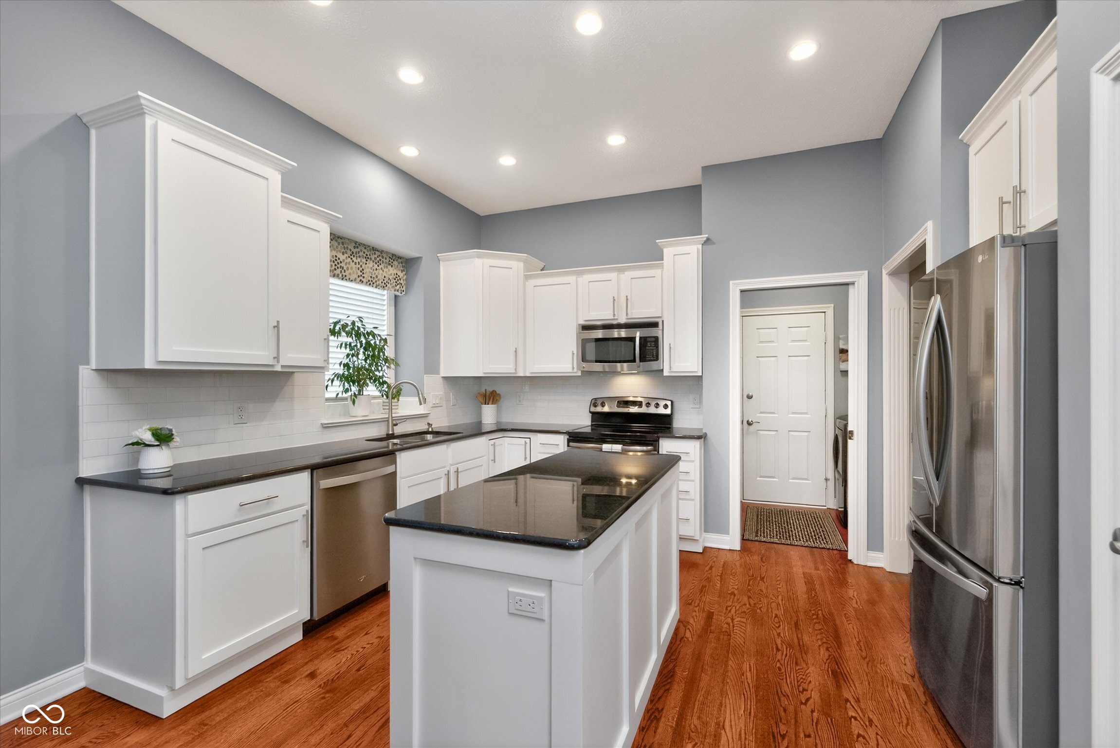 10929 Bluestone Way Fishers, IN 46038 - Photo 14 of 29