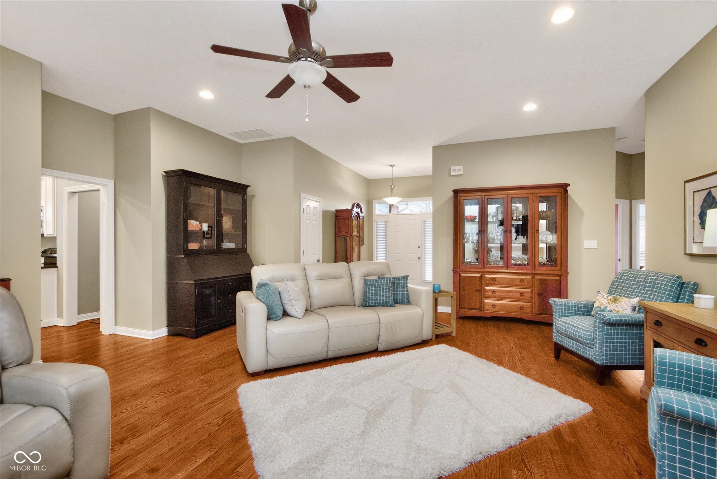 10929 Bluestone Way Fishers, IN 46038 - Photo 8 of 29