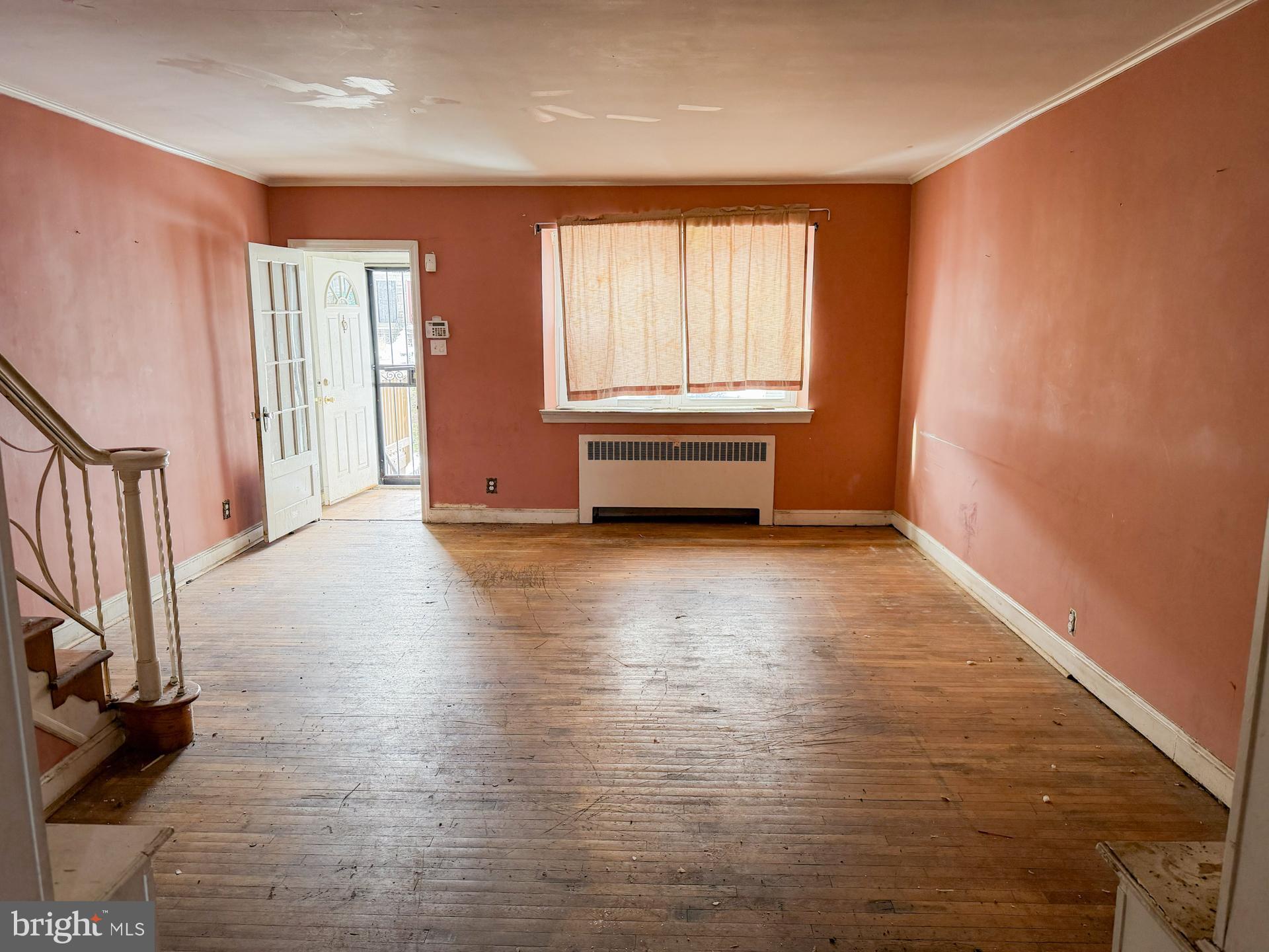 1205 Stirling Street Philadelphia, PA 19111 - Photo 3 of 10 Livingroom