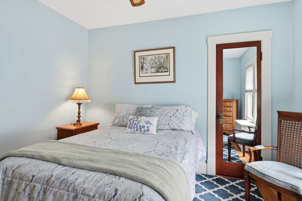 54 Thorndyke Street Springfield, MA 01118 - Photo 24 of 35