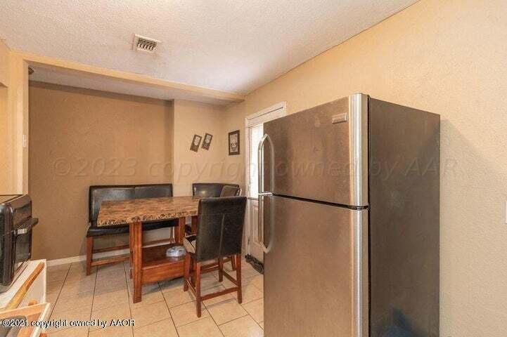 4337 South Polk Street Amarillo, TX 79110 - Photo 3 of 8 Dining area