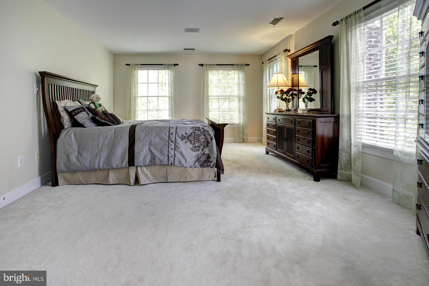 405 Tschiffely Square Road Gaithersburg, MD 20878 - Photo 18 of 30 Bedroom (Master)