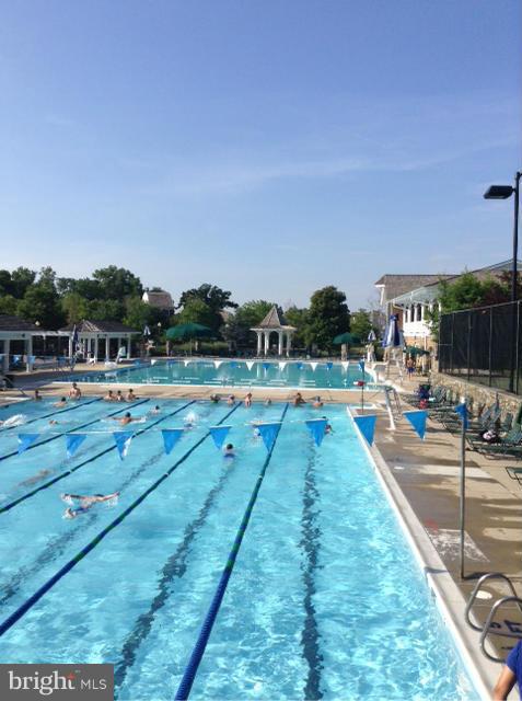 405 Tschiffely Square Road Gaithersburg, MD 20878 - Photo 29 of 30 Community Pool