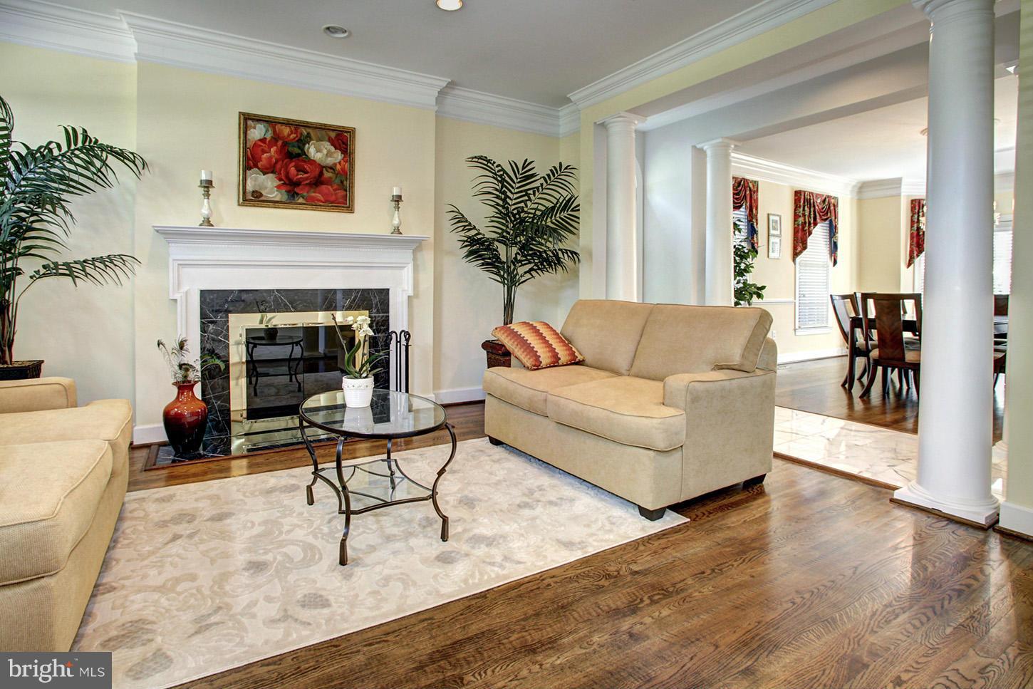 405 Tschiffely Square Road Gaithersburg, MD 20878 - Photo 6 of 30 Dining Room