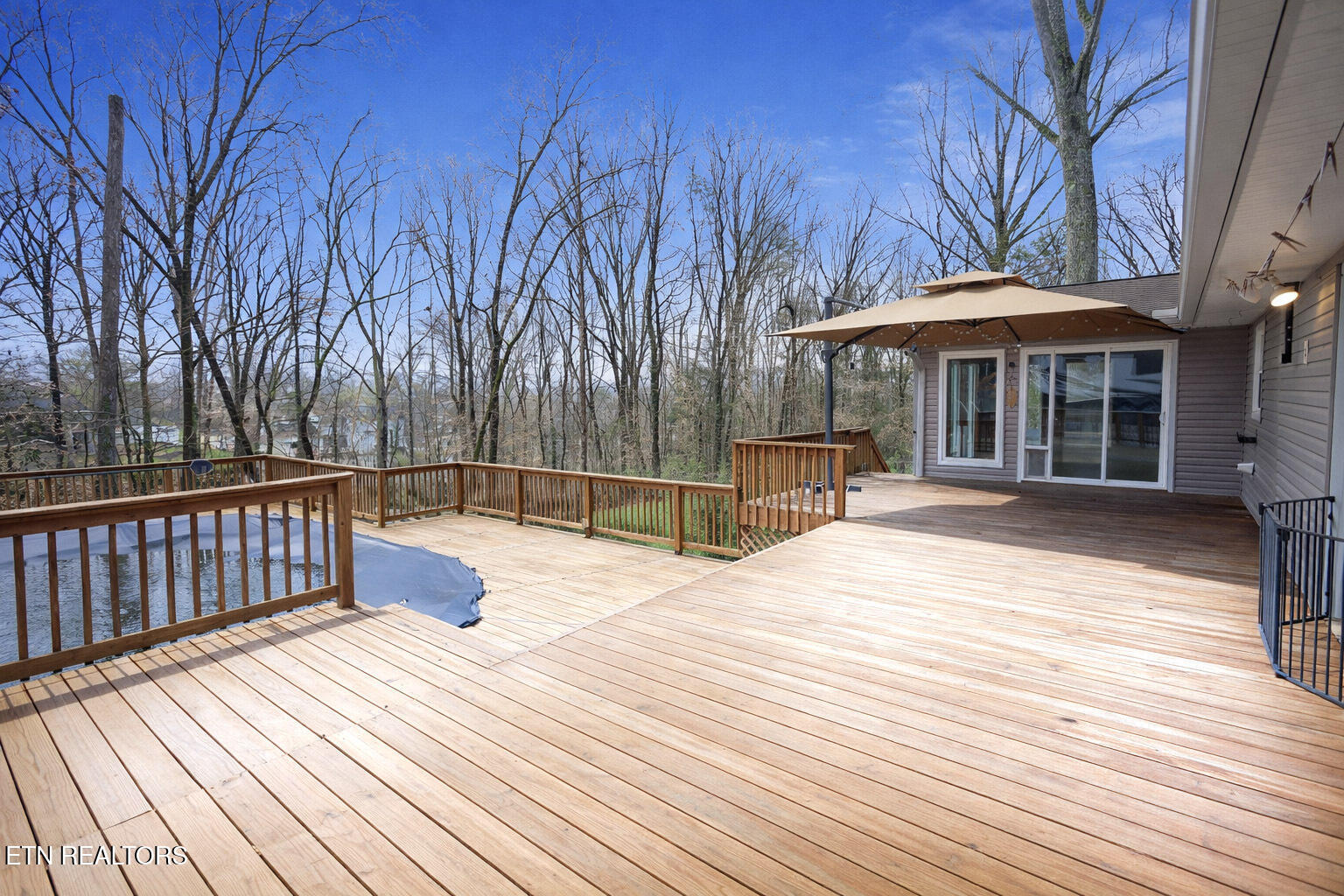 112 New Crest Lane Oak Ridge, TN 37830 - Photo 23 of 35 Deck/Pool