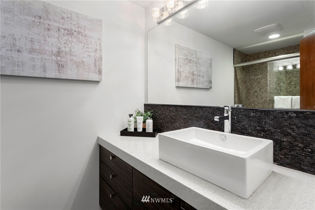 2317 North 63rd Street Seattle, WA 98103 - Photo 22 of 25 Gallery Image 22