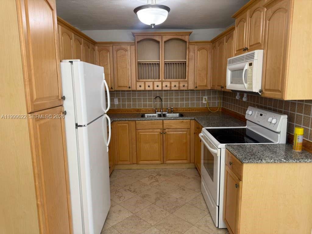 6833 Southwest 20th Court Miramar, FL 33023 - Photo 4 of 12