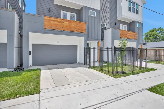 a view of backyard of house