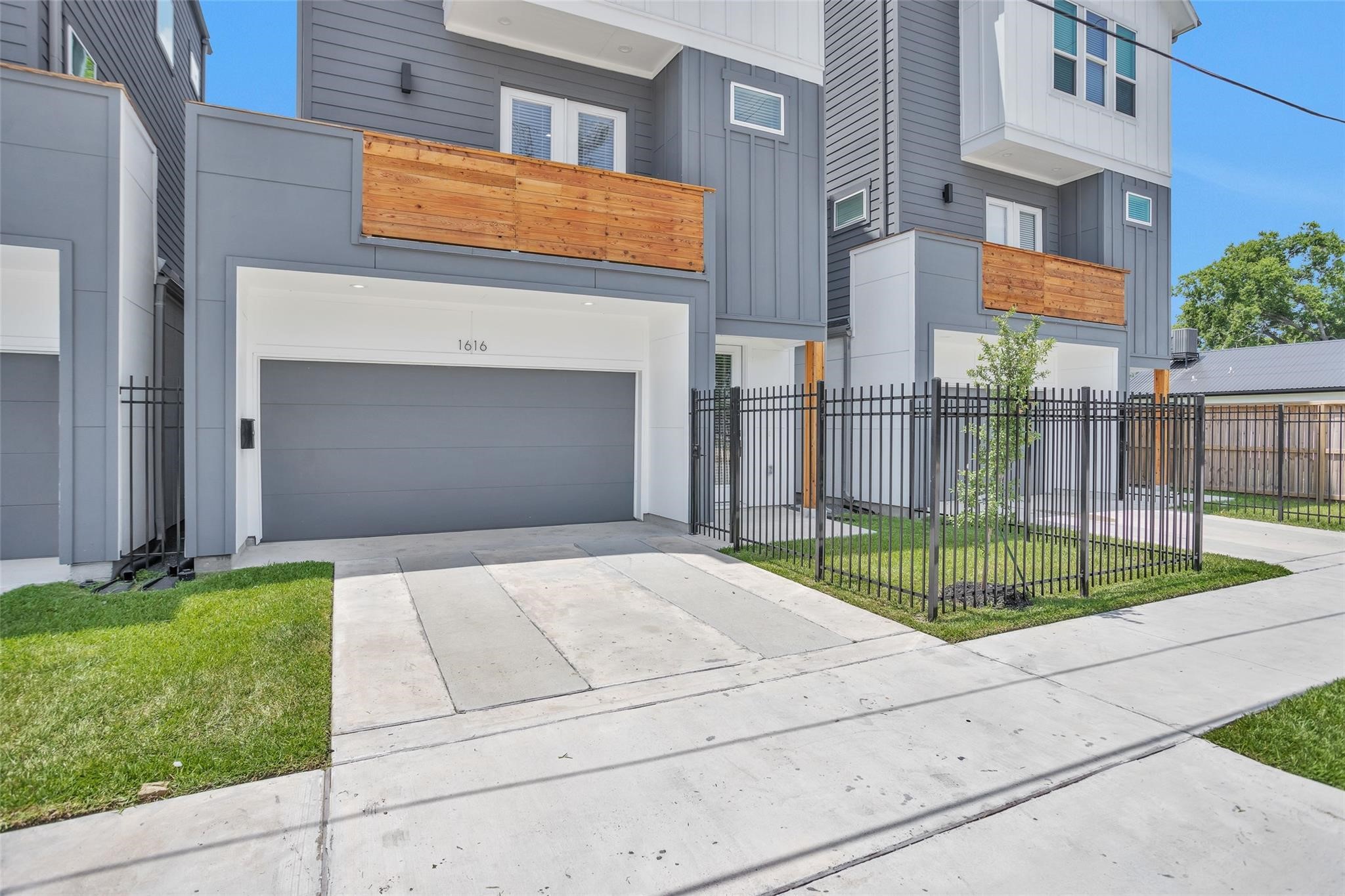 1616 Euel Street Houston, TX 77009 - Photo 2 of 42 a view of backyard of house