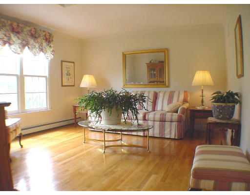 40 Stonybrook Road Marshfield, MA 02050 - Photo 3 of 10 Gallery Image 3