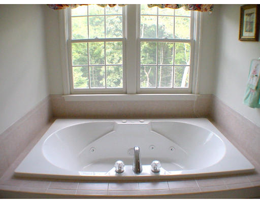 40 Stonybrook Road Marshfield, MA 02050 - Photo 8 of 10 Gallery Image 8