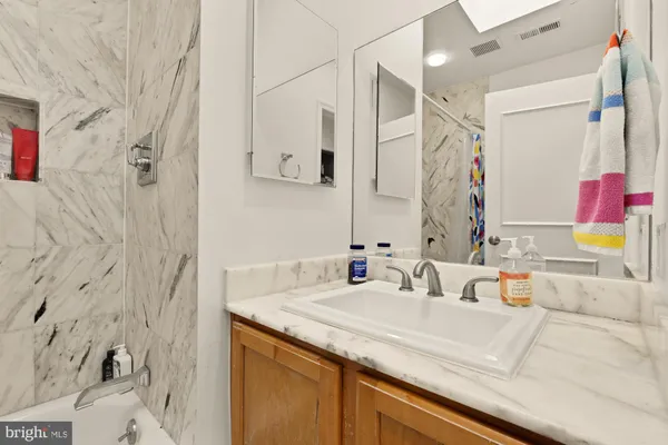 $1,100,000 | 1905 17th Street Northwest, Washington, DC 20009