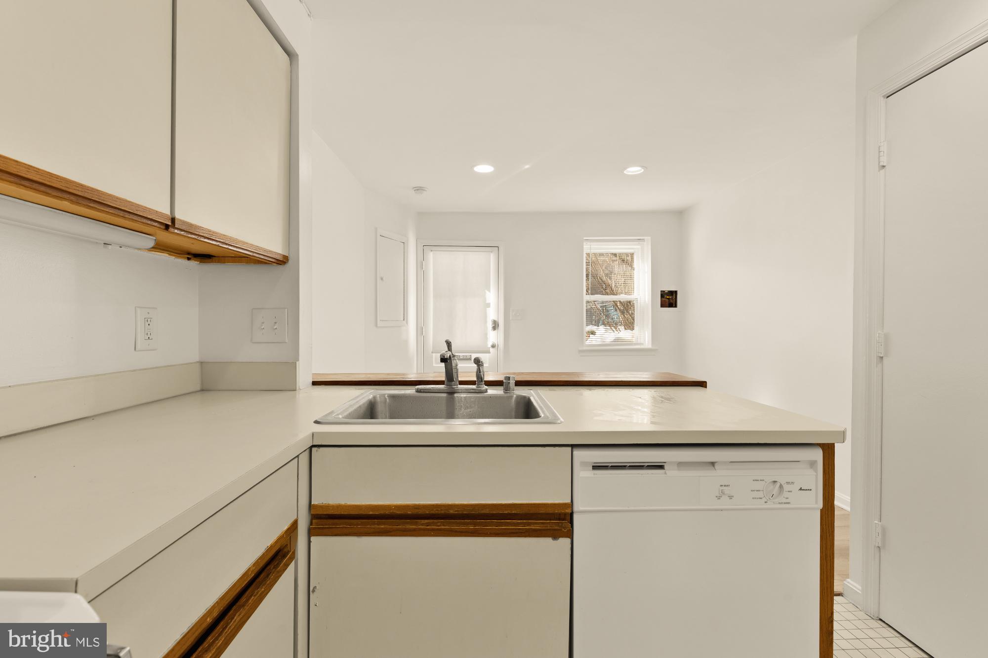 1905 17th Street Northwest Washington, DC 20009 - Photo 18 of 34