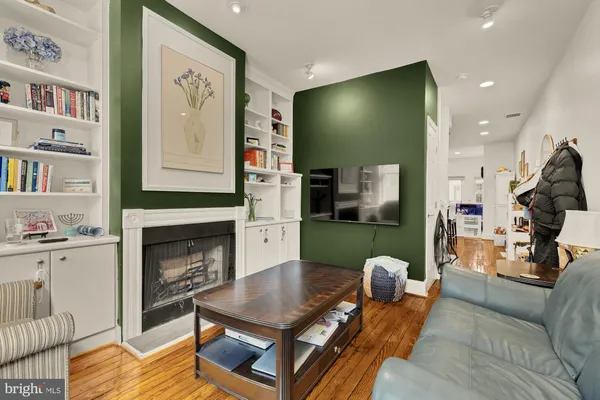 $1,100,000 | 1905 17th Street Northwest, Washington, DC 20009