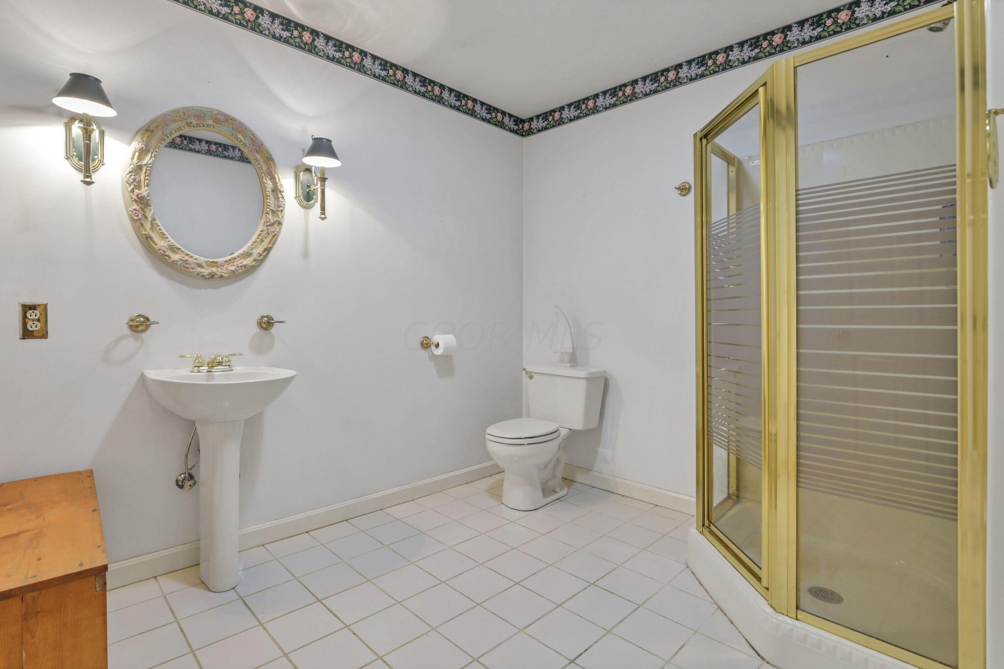 7255 Ridge Road Zanesville, OH 43701 - Photo 44 of 91 Full BA