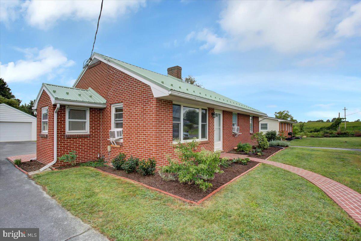 731 Sollenberger Road Chambersburg, PA 17202 - Photo 3 of 44 Gallery Image 3