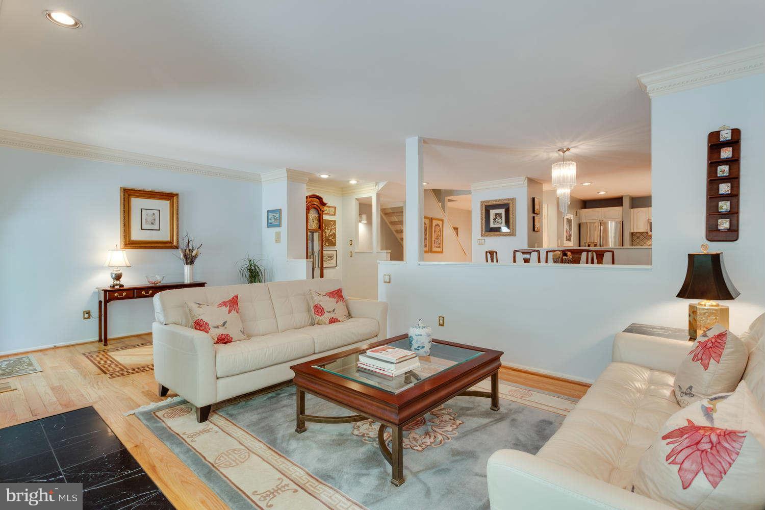 1909 Lakeport Way Reston, VA 20191 - Photo 12 of 30 Living Room