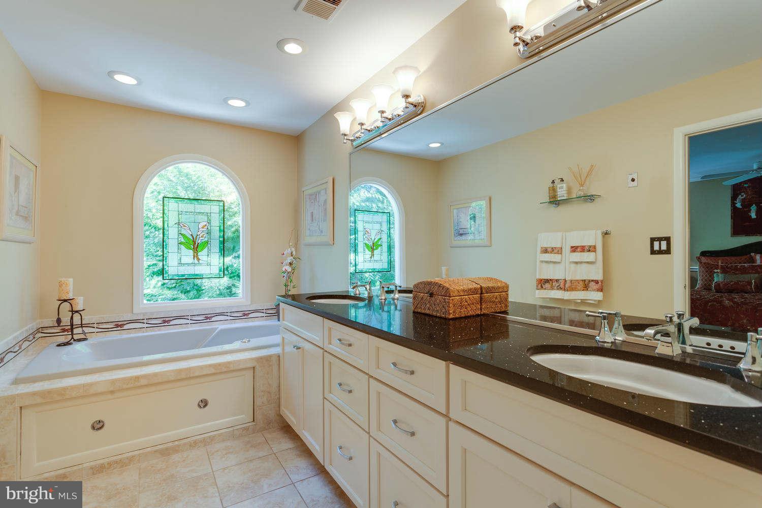 1909 Lakeport Way Reston, VA 20191 - Photo 15 of 30 Bath (Master)