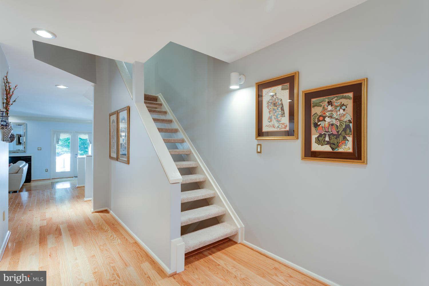 1909 Lakeport Way Reston, VA 20191 - Photo 3 of 30 Interior (General)