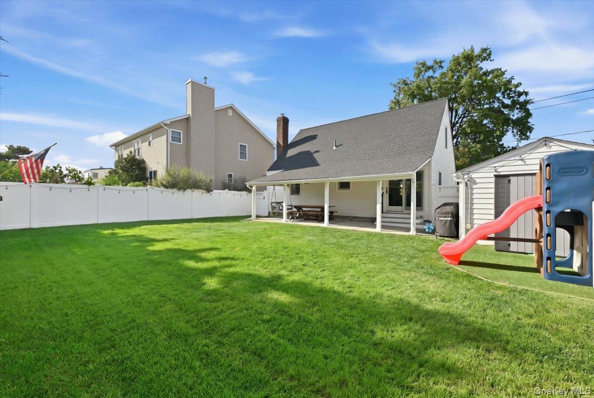 67 Raff Avenue Mineola, NY 11501 - Photo 28 of 30 Gallery Image 28