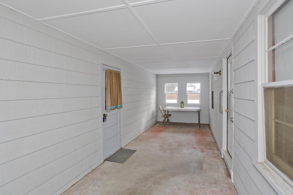 147 Bowles Park Springfield, MA 01104 - Photo 5 of 30