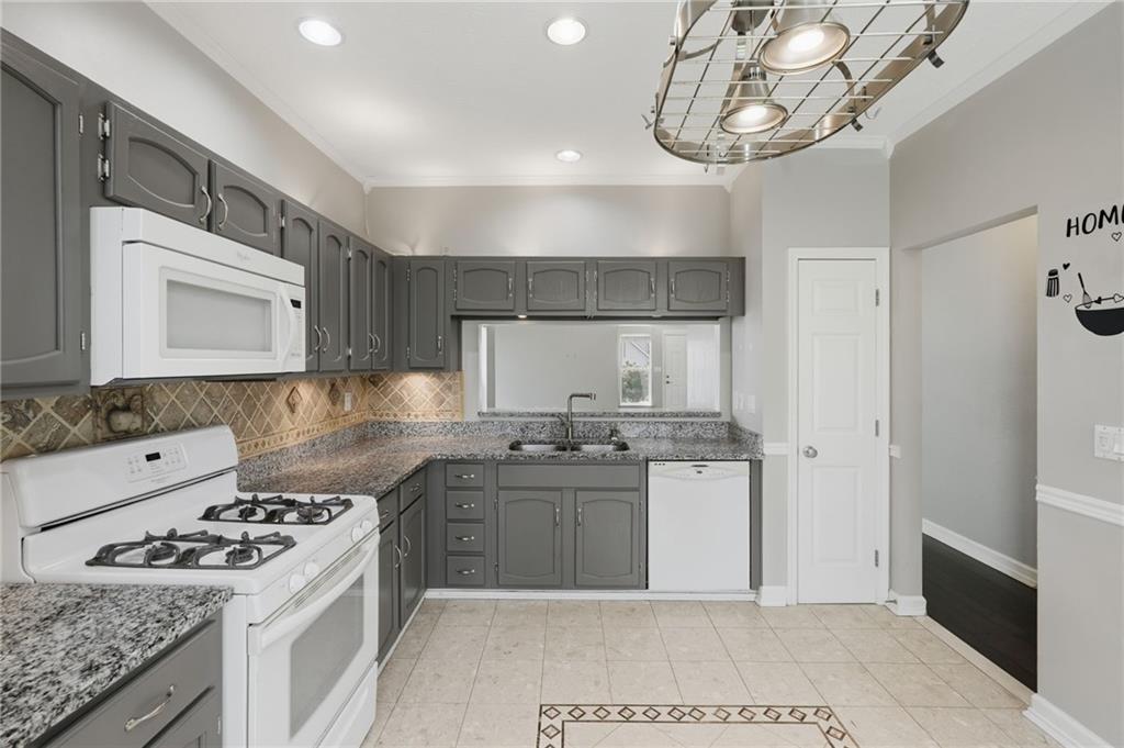 694 Shore View Lithonia, GA 30058 - Photo 12 of 39