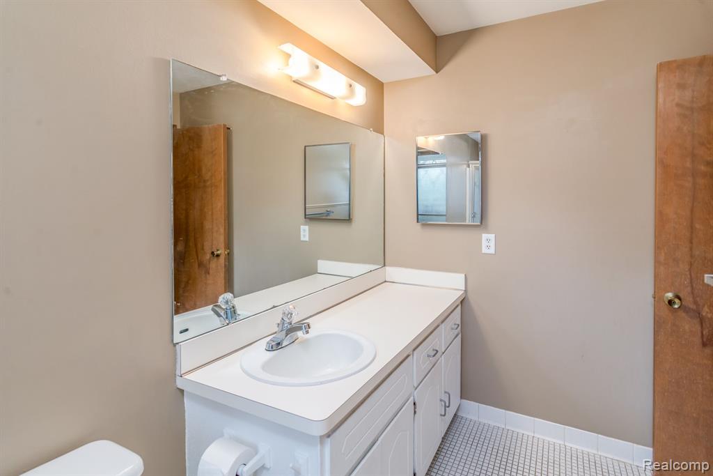 54797 Shelby Road, Unit 88 Shelby, MI 48316 - Photo 14 of 22