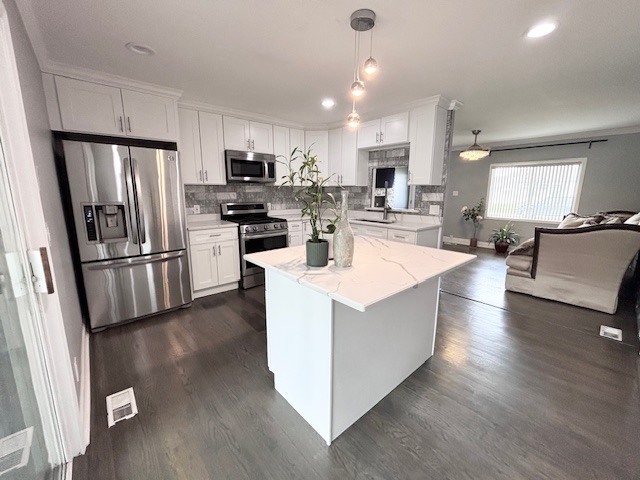 611 Nelson Avenue Romeoville, IL 60446 - Photo 11 of 29