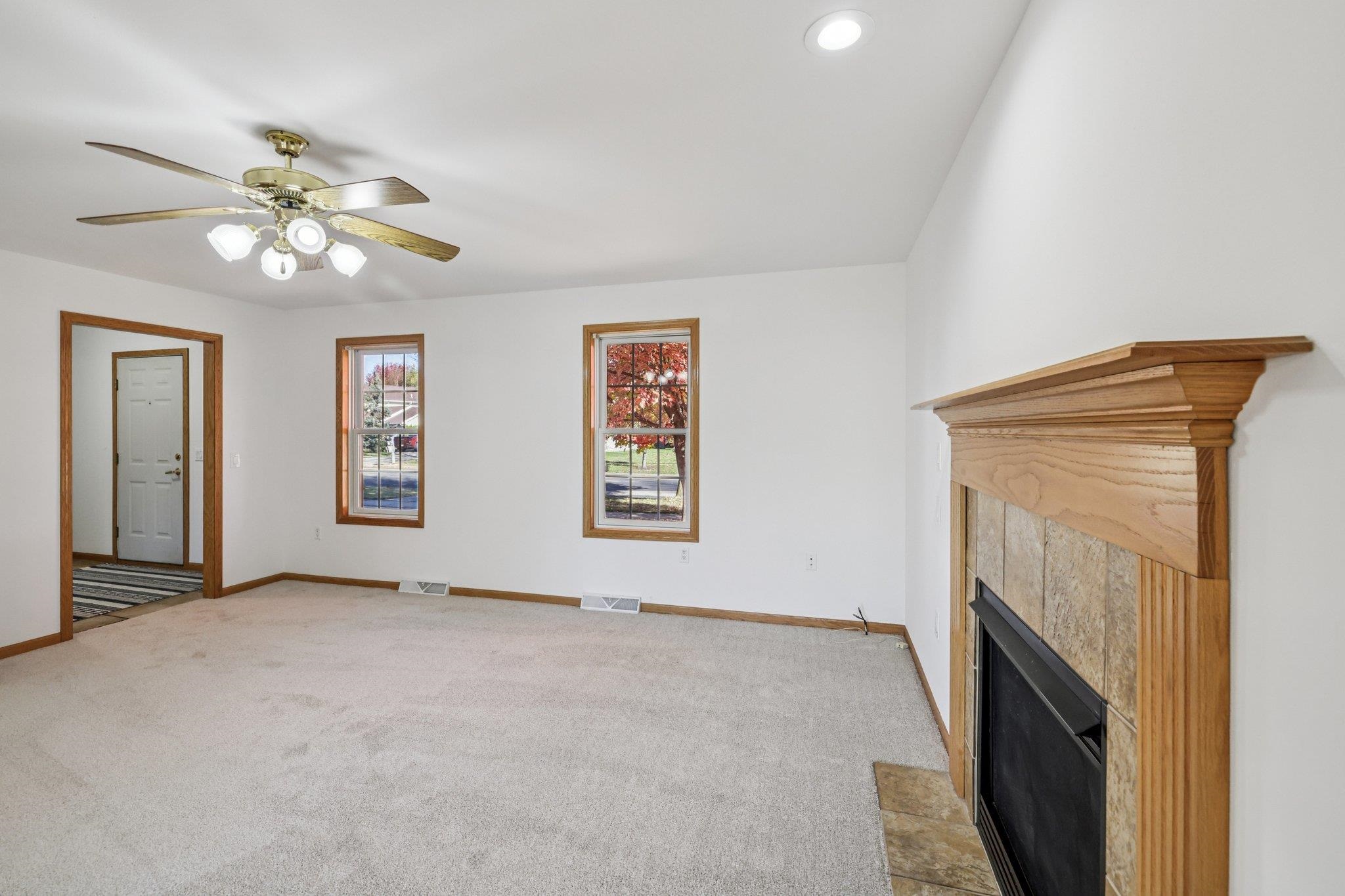 633 Stonehaven Drive Sun Prairie, WI 53590 - Photo 11 of 32