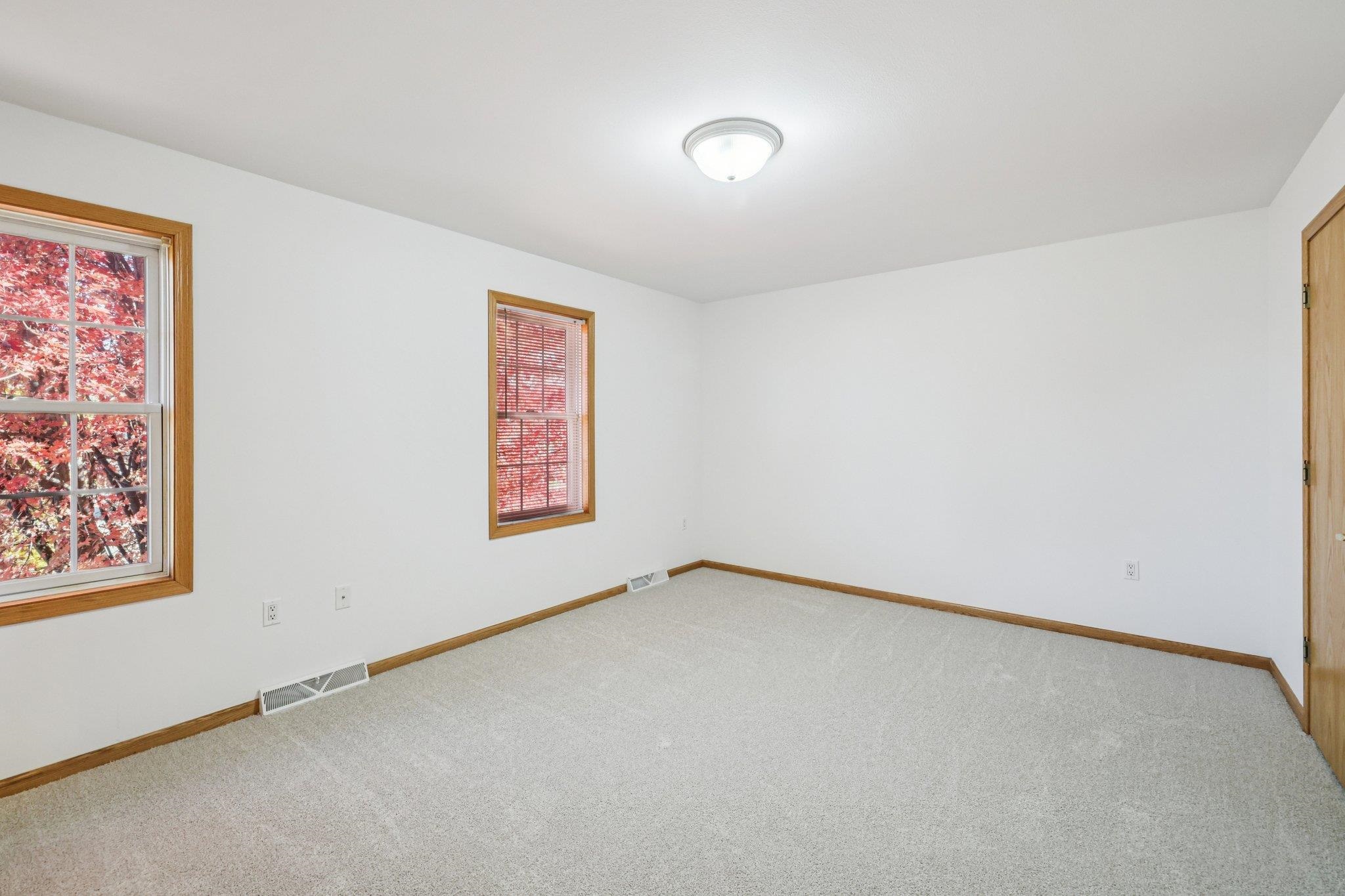 633 Stonehaven Drive Sun Prairie, WI 53590 - Photo 15 of 32