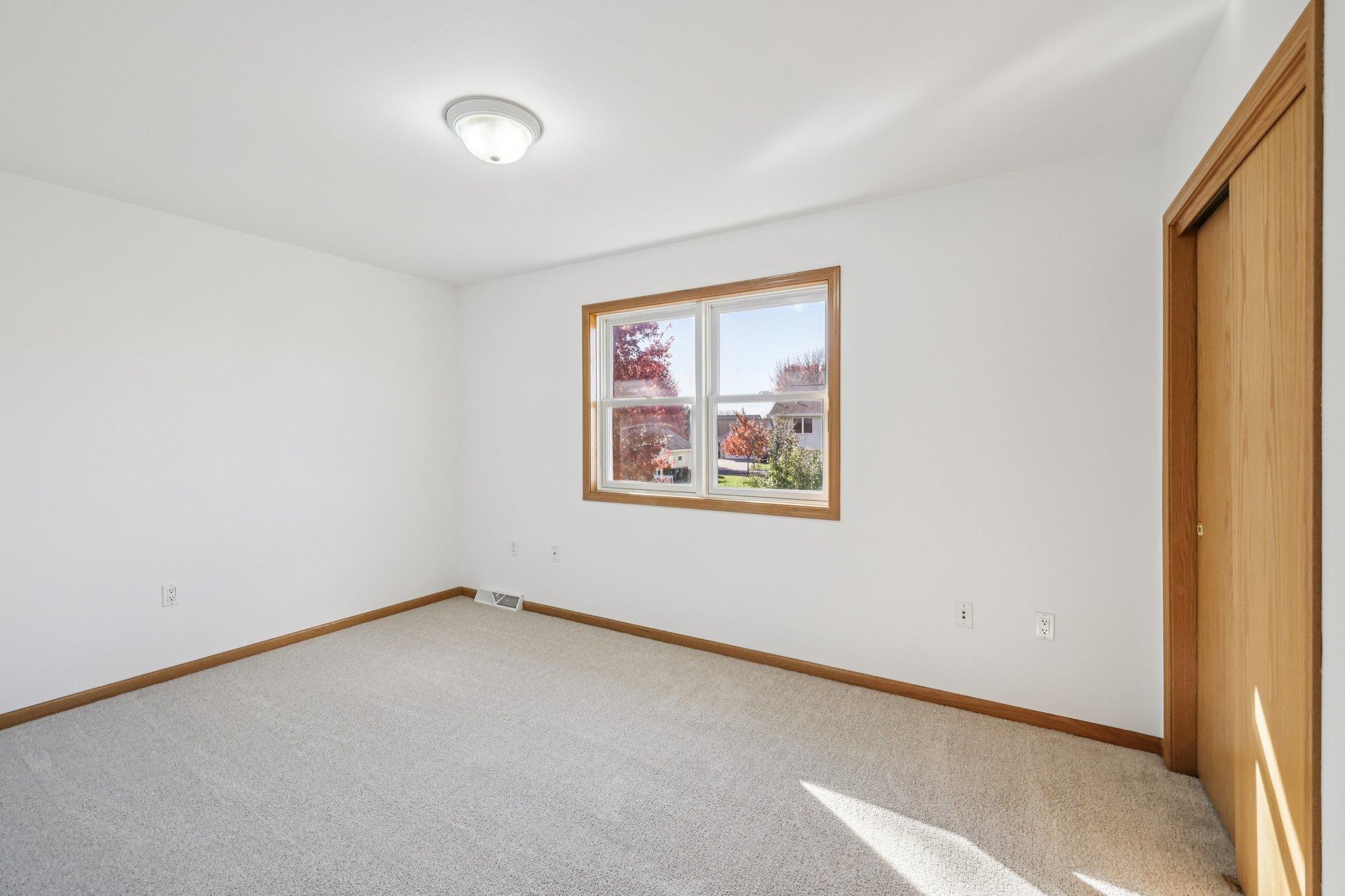 633 Stonehaven Drive Sun Prairie, WI 53590 - Photo 20 of 32