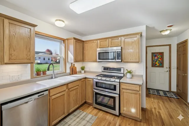 $414,900 | 633 Stonehaven Drive, Sun Prairie, WI 53590