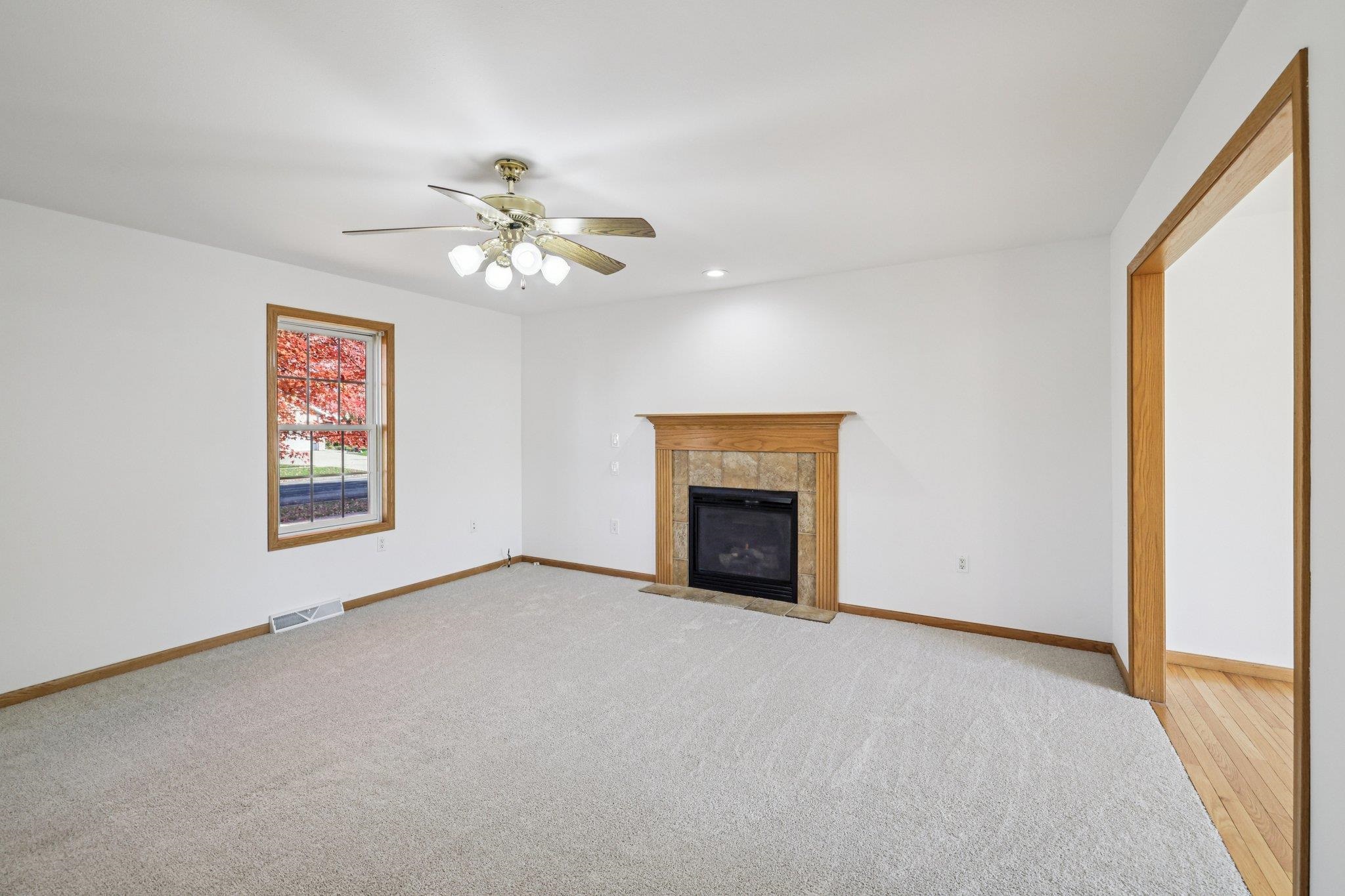 633 Stonehaven Drive Sun Prairie, WI 53590 - Photo 10 of 32