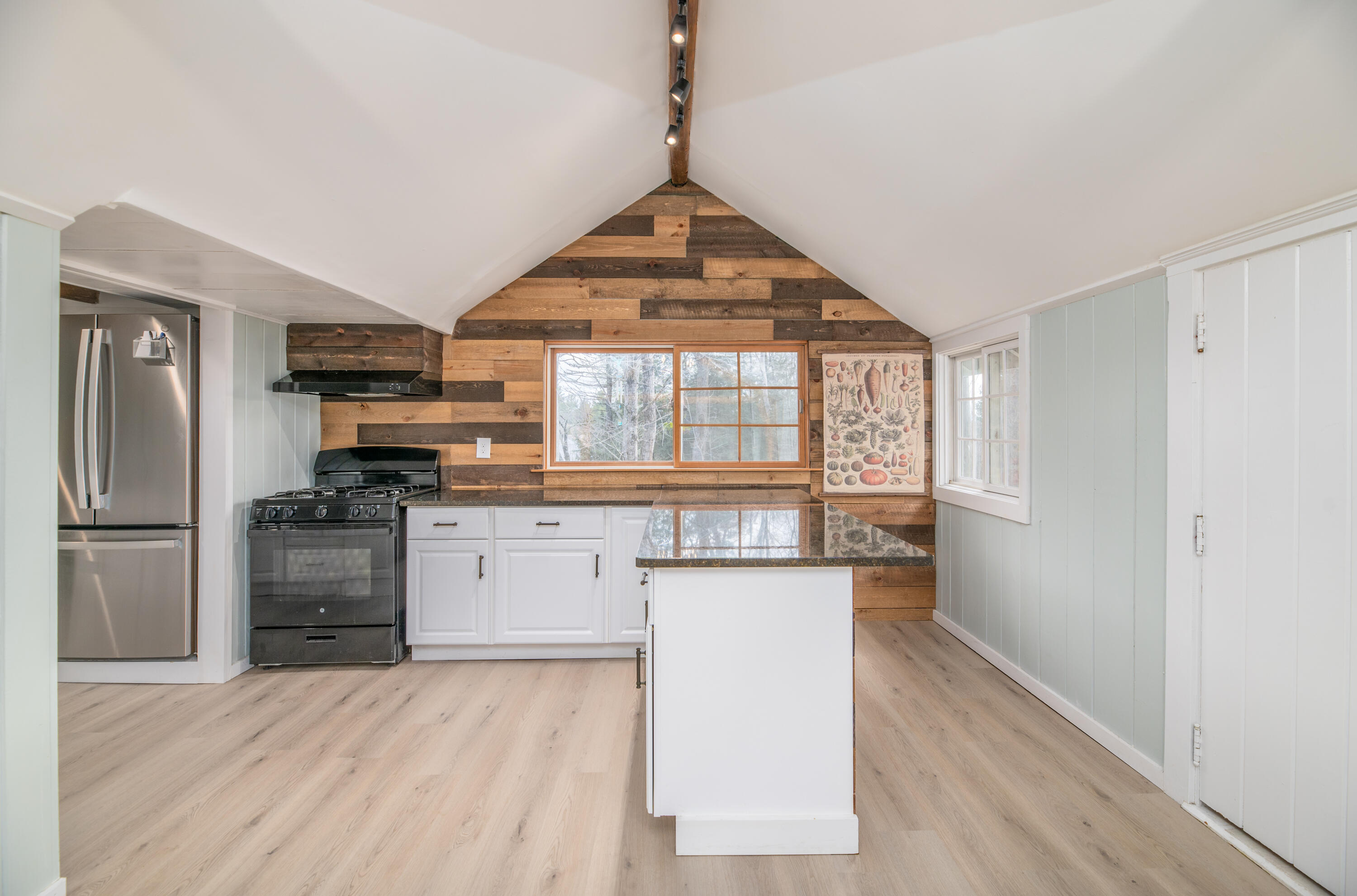 380 East Neck Road Nobleboro, ME 04555 - Photo 31 of 52 Kitchen