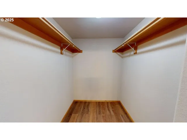 a black and white photo of a room