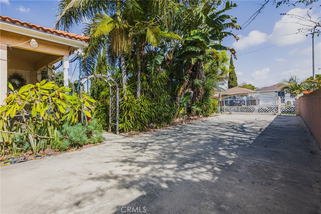 1302 West 132nd Street Compton, CA 90222 - Photo 5 of 10