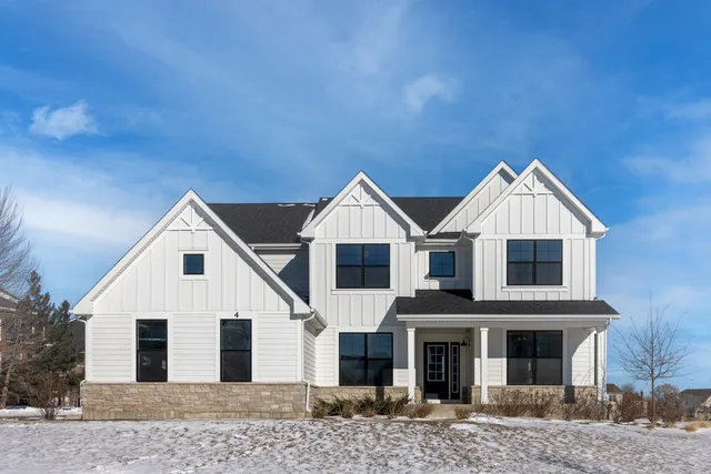 $910,000 | 4 Crystal Downs Drive, Hawthorn Woods, IL 60047