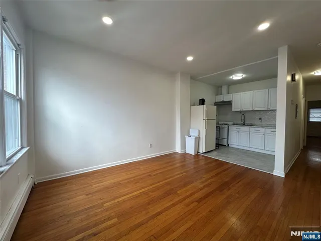 $1,900 | 502 Washington Avenue, Unit 1, Belleville, NJ 07109