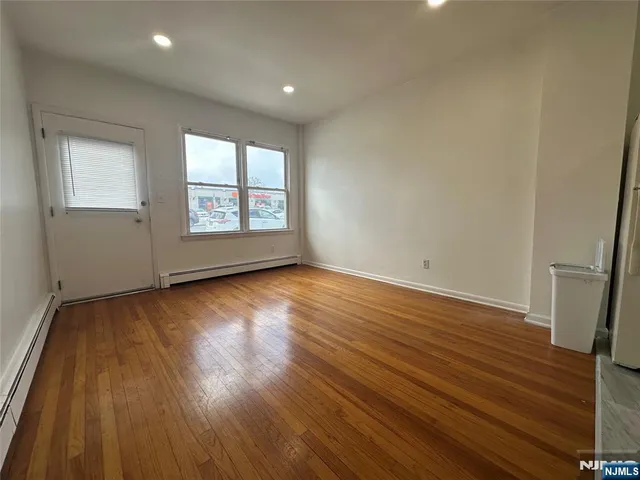 $1,900 | 502 Washington Avenue, Unit 1, Belleville, NJ 07109