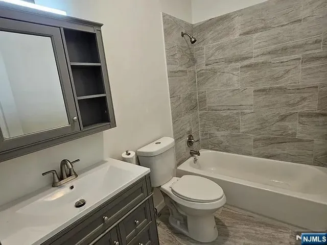 $1,900 | 502 Washington Avenue, Unit 1, Belleville, NJ 07109