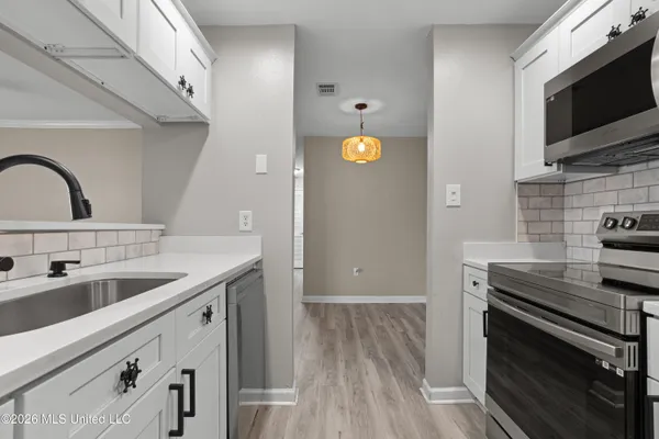 $2,100 | 2421 Beachview Drive, Unit H06, Ocean Springs, MS 39564