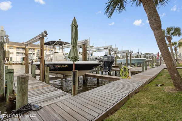 $2,100 | 2421 Beachview Drive, Unit H06, Ocean Springs, MS 39564