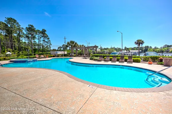 $2,100 | 2421 Beachview Drive, Unit H06, Ocean Springs, MS 39564