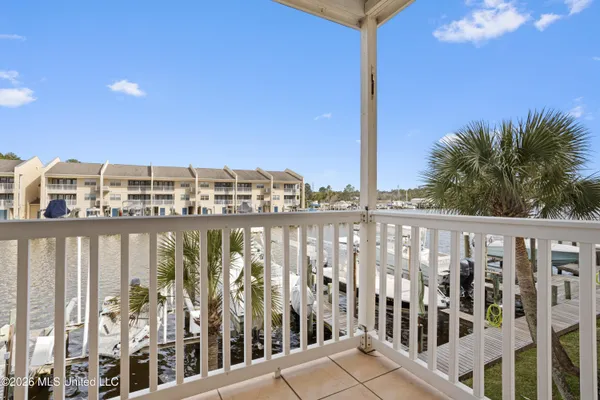 $2,100 | 2421 Beachview Drive, Unit H06, Ocean Springs, MS 39564