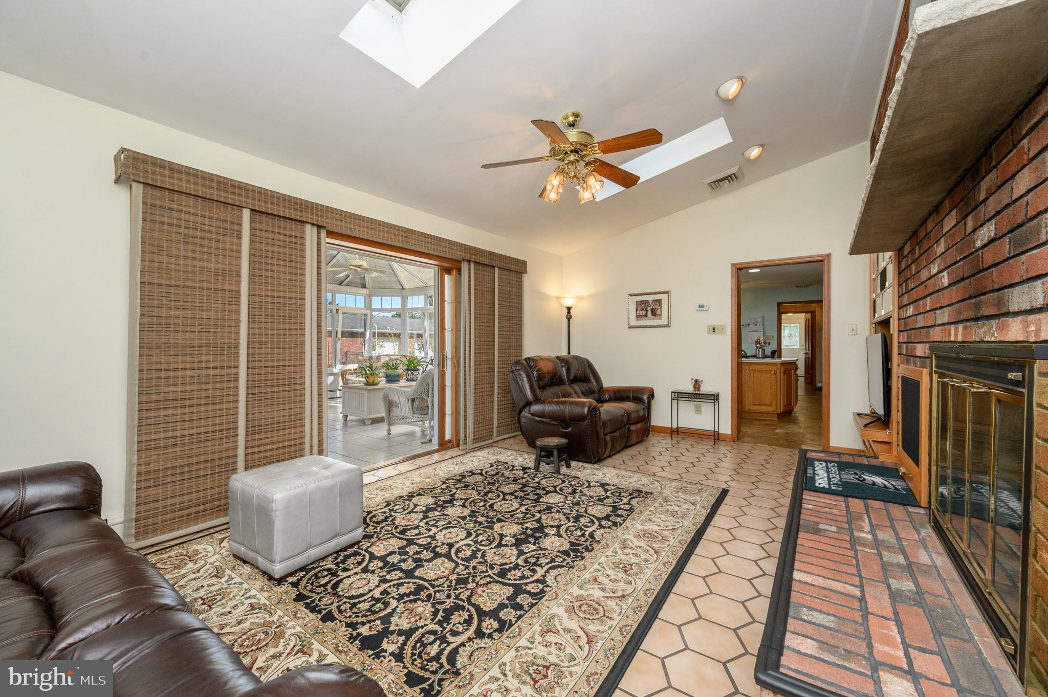 1404 Columbus Road Burlington, NJ 08016 - Photo 17 of 55 a living room with furniture