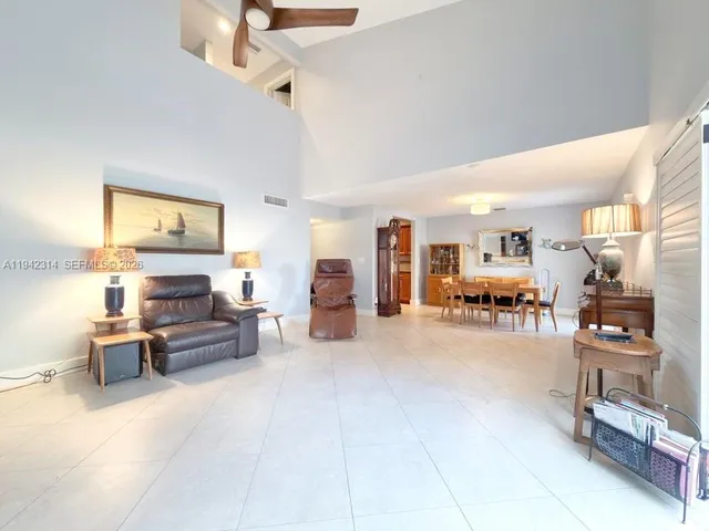 $458,000 | 205 Bonnie Brae Way, Unit 33, Hollywood, FL 33021