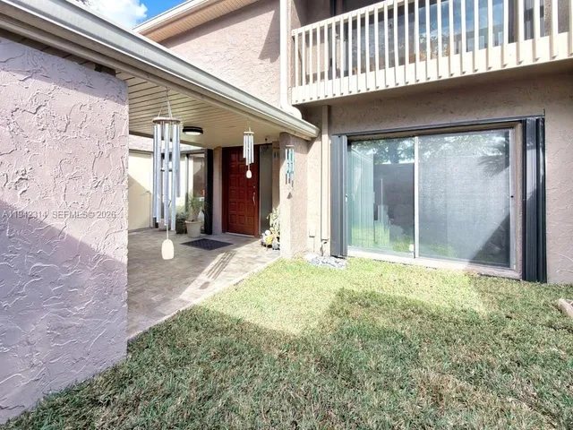 $458,000 | 205 Bonnie Brae Way, Unit 33, Hollywood, FL 33021