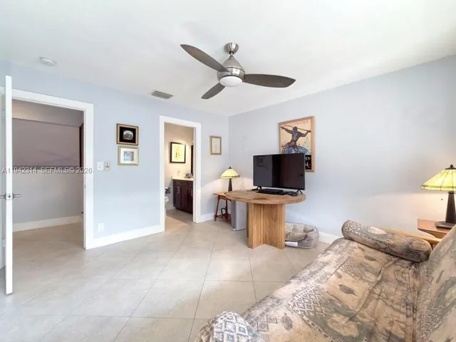 $458,000 | 205 Bonnie Brae Way, Unit 33, Hollywood, FL 33021