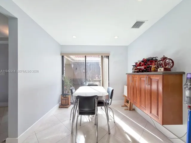 $458,000 | 205 Bonnie Brae Way, Unit 33, Hollywood, FL 33021